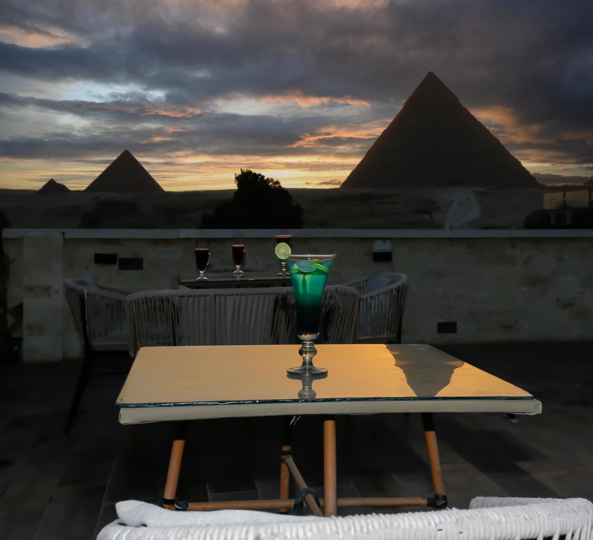 Pyramids Vista Inn Kafret el-Gabal Exteriör bild